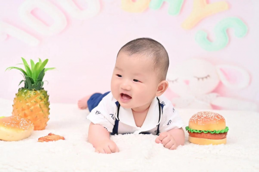 博兴宝宝在妈妈肚子里
